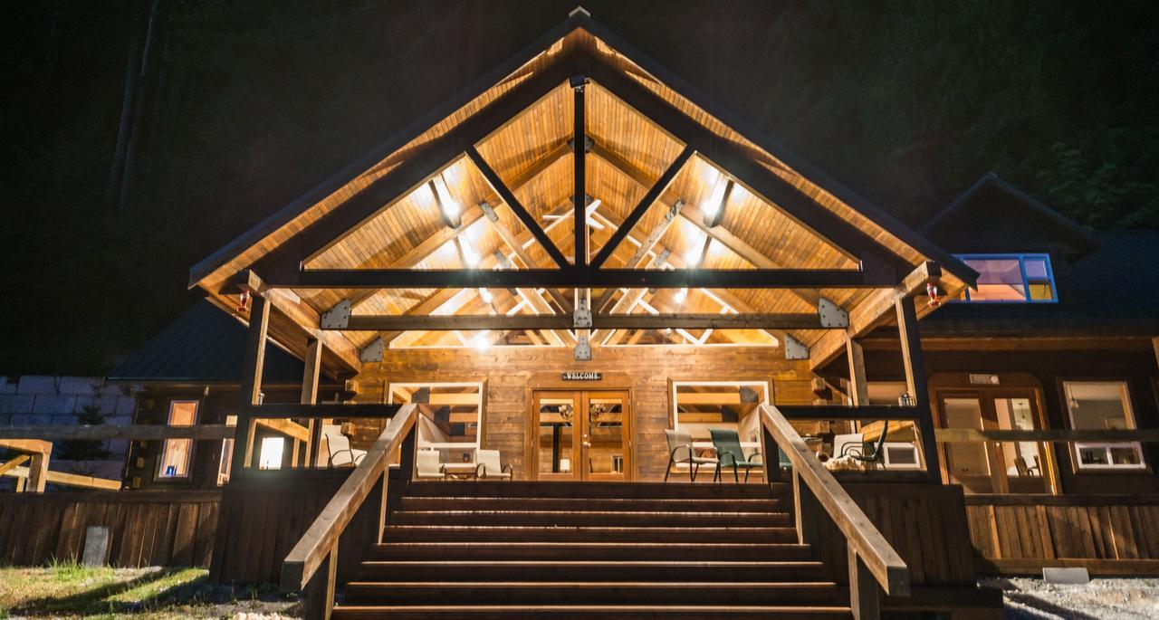 Homfray Lodge Desolation Sound Exterior photo